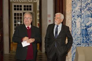 Entrada do Palácio Galveia, Ministro da Cultura e Presidente da Associação Portuguesa de Escritores